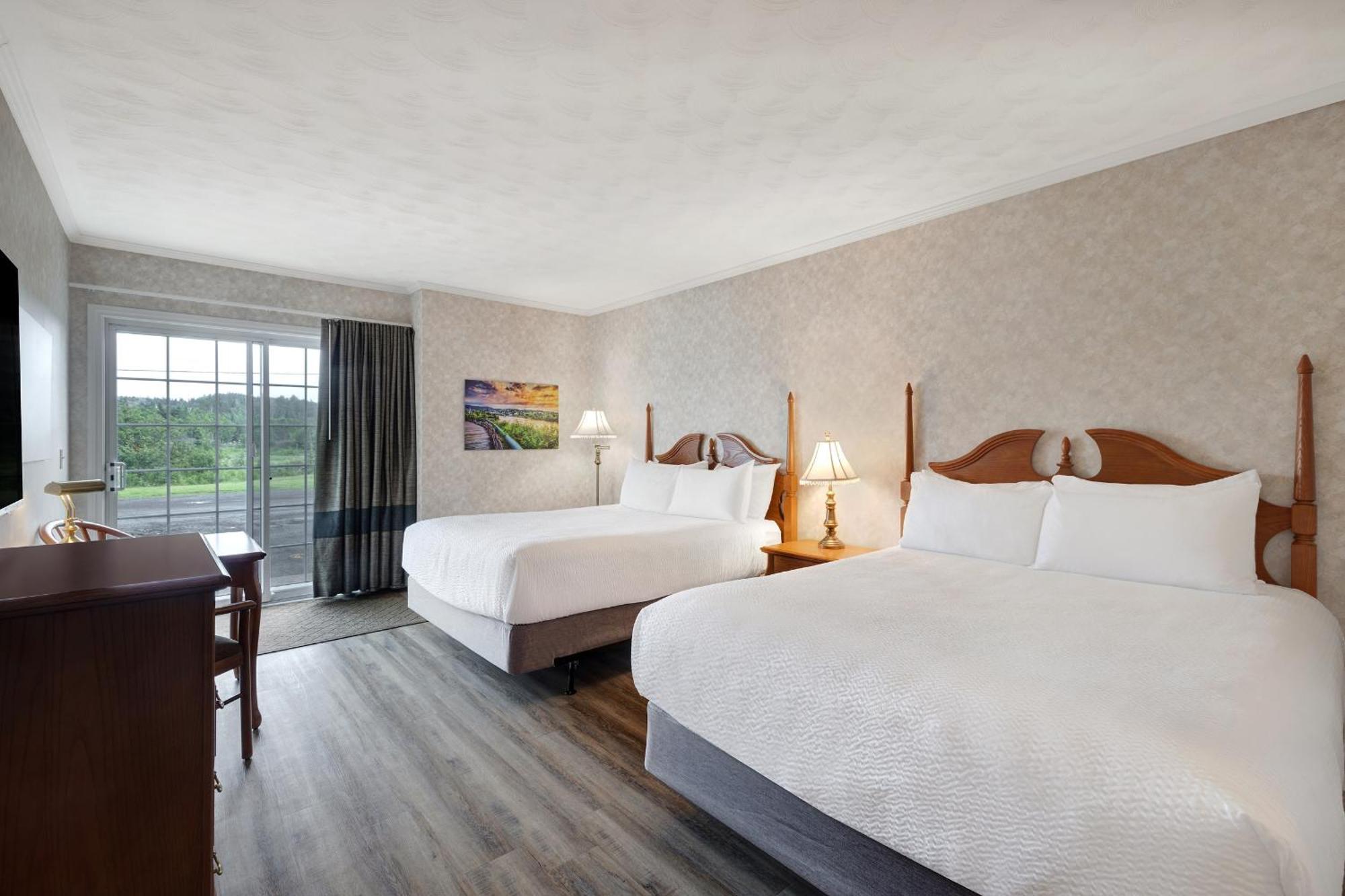 Days Inn By Wyndham Edmundston Esterno foto