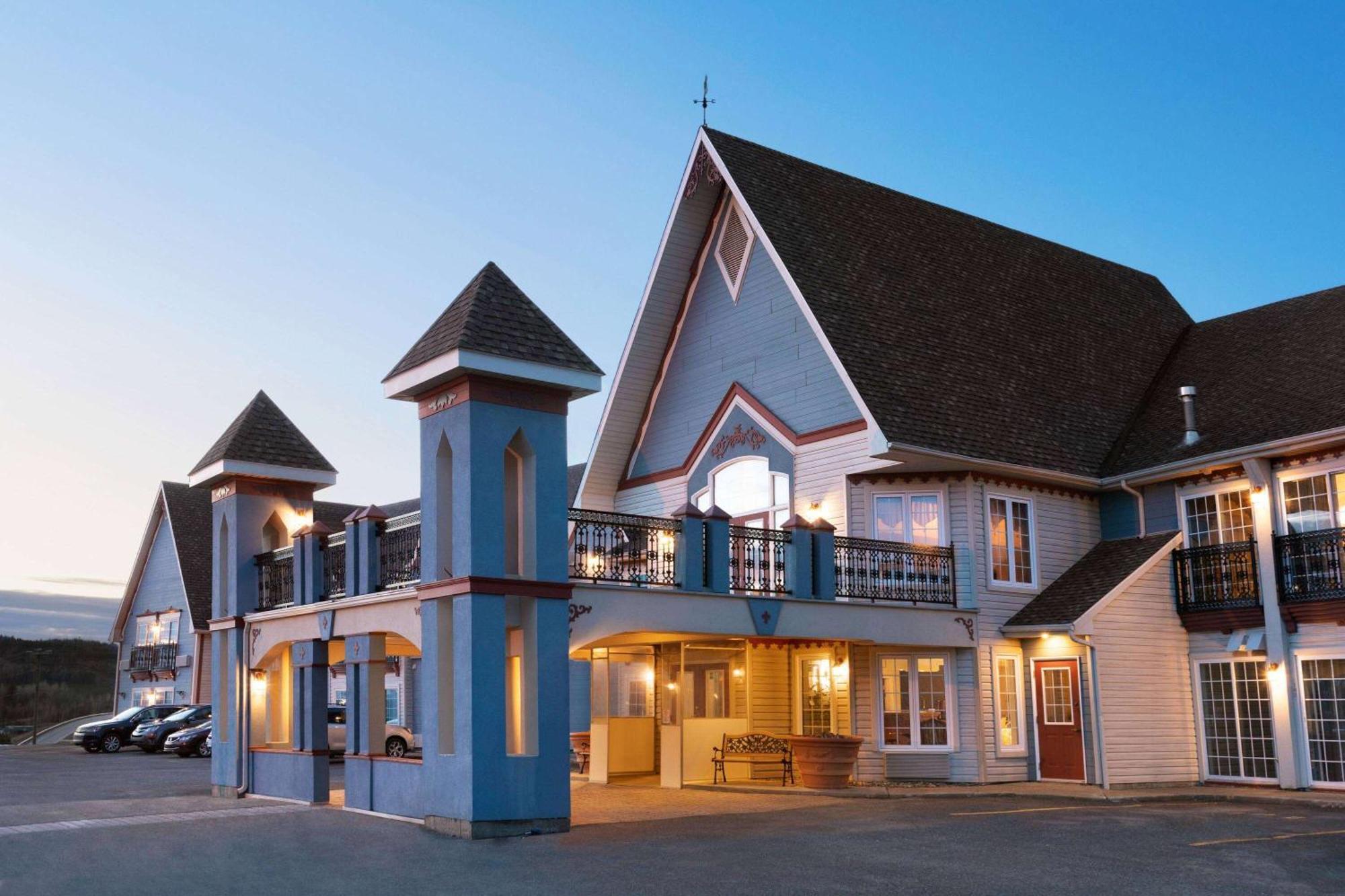 Days Inn By Wyndham Edmundston Esterno foto