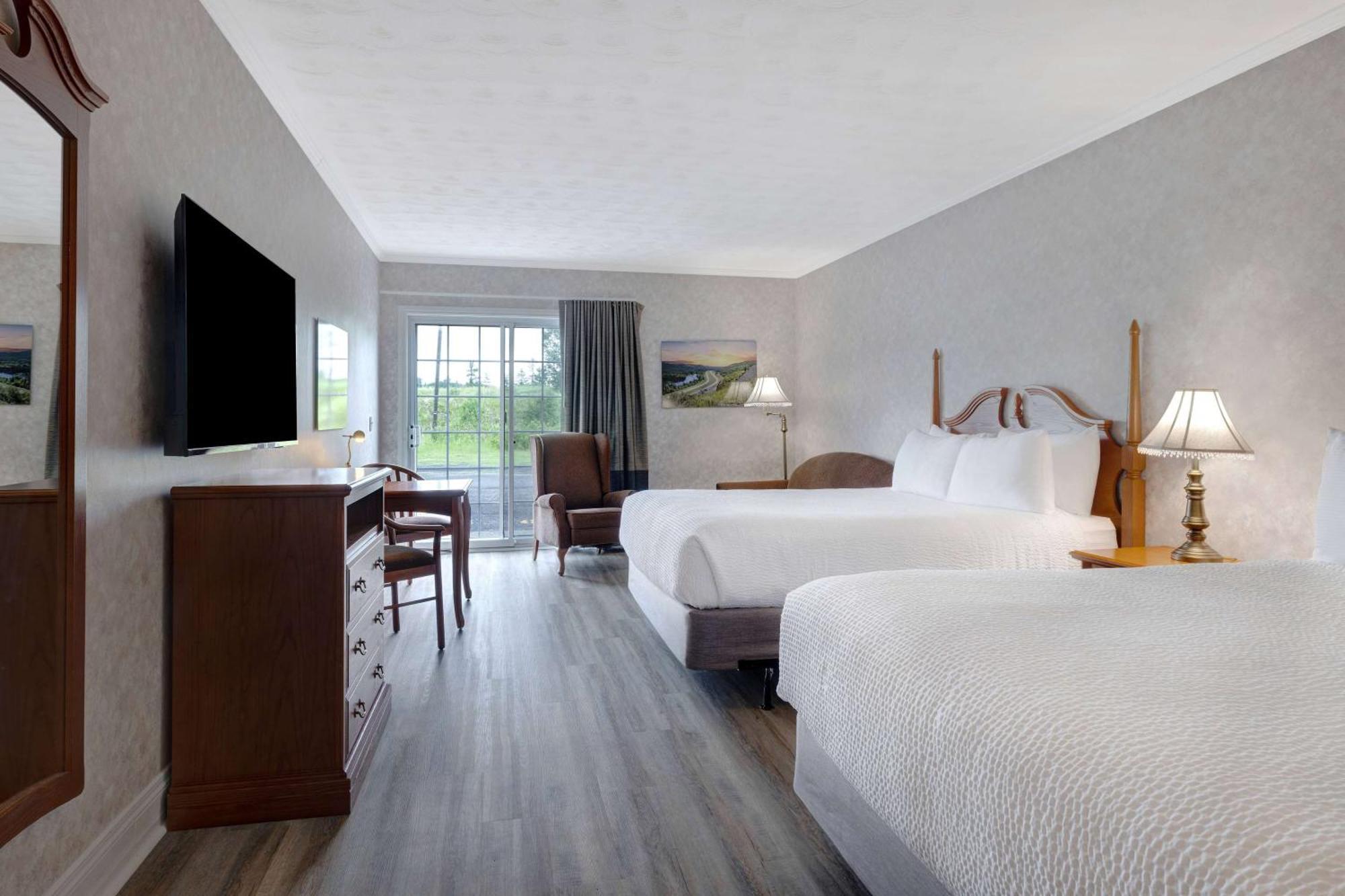 Days Inn By Wyndham Edmundston Esterno foto