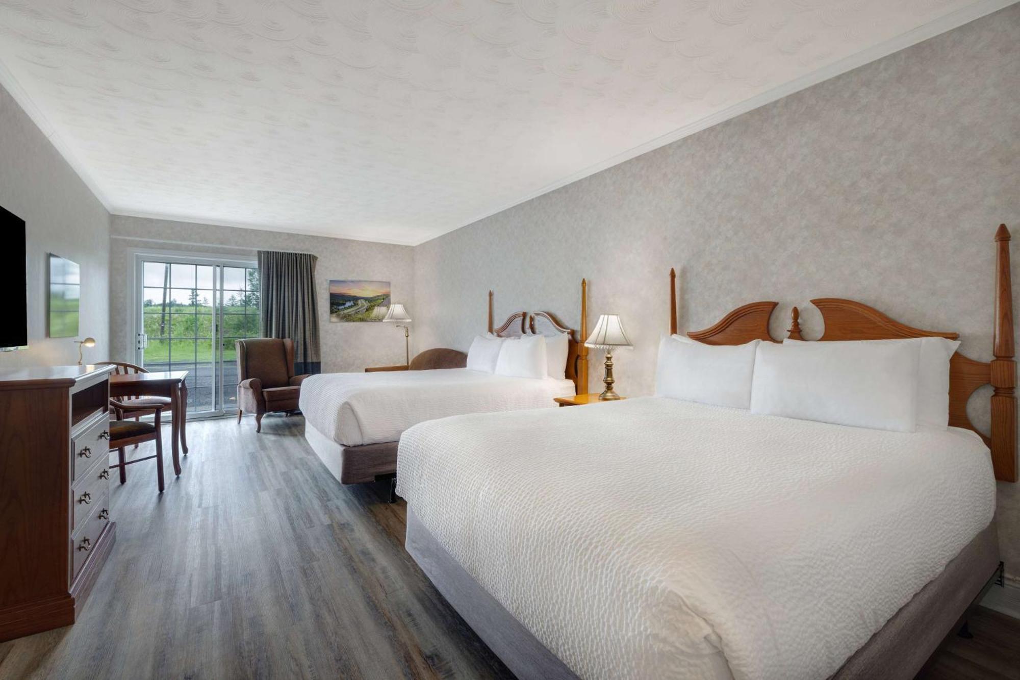 Days Inn By Wyndham Edmundston Esterno foto