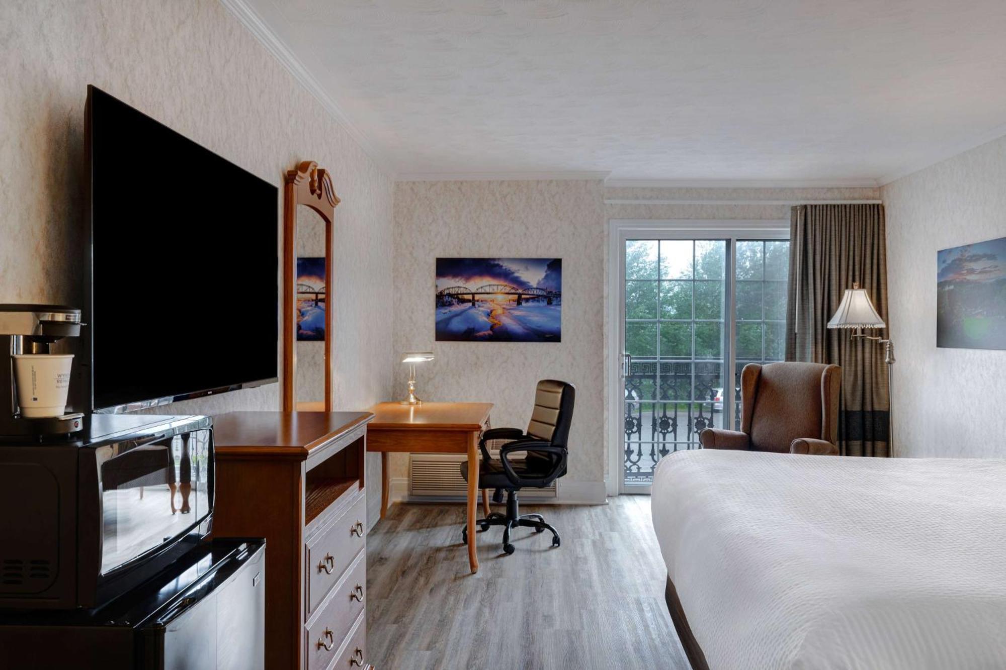Days Inn By Wyndham Edmundston Esterno foto