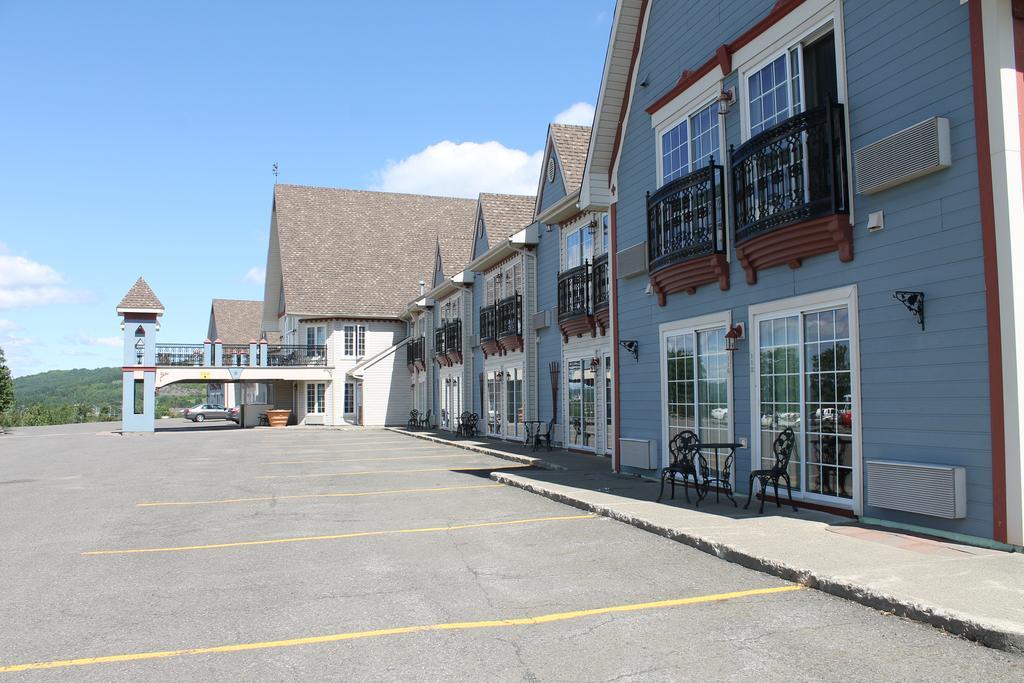 Days Inn By Wyndham Edmundston Esterno foto