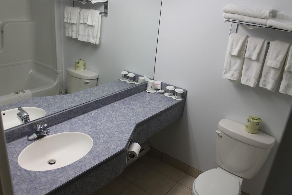 Days Inn By Wyndham Edmundston Esterno foto