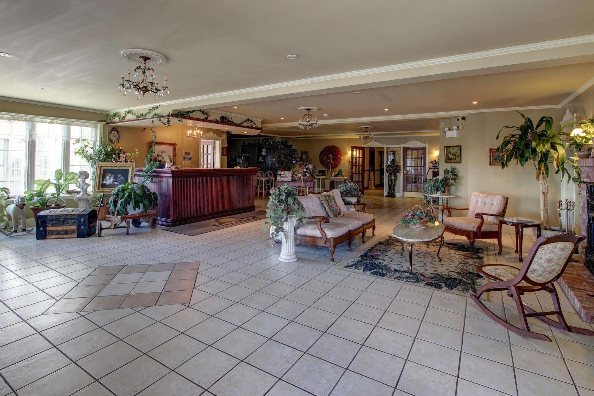 Days Inn By Wyndham Edmundston Esterno foto